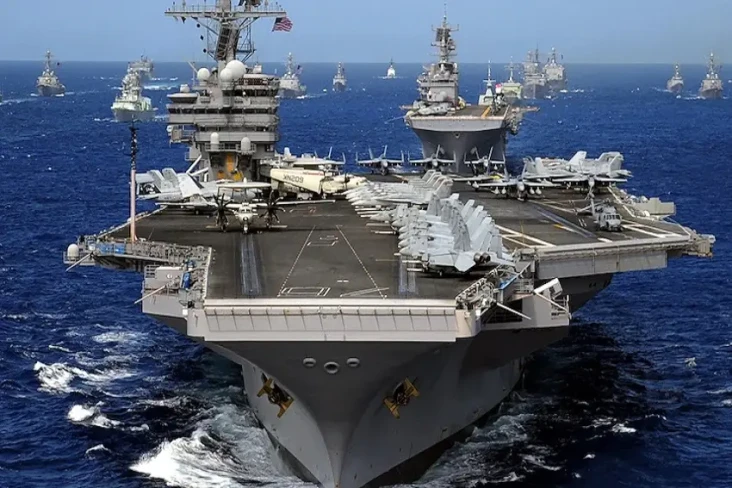 Kapal Induk Ronald Reagan...