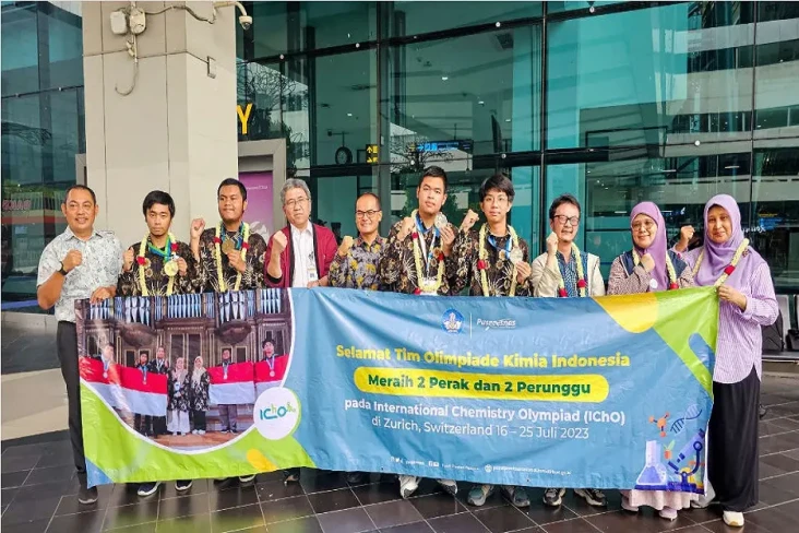 Membanggakan, Tim Pelajar...