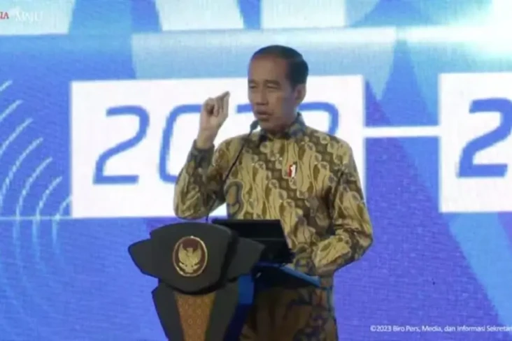 Presiden Jokowi Minta...