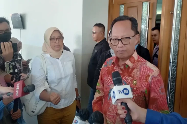Panji Gumilang Cabut...