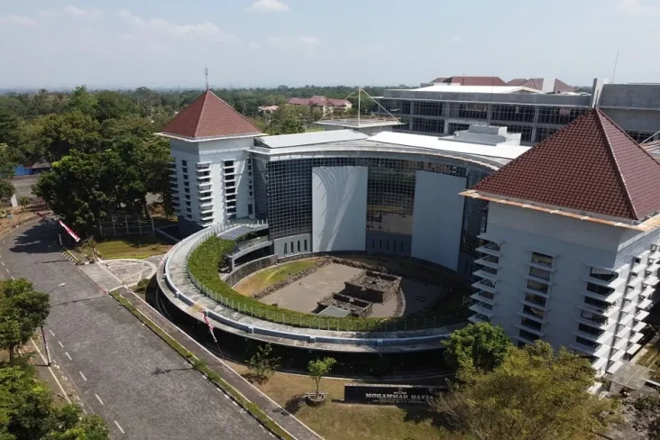 Kampus Negeri dan Swasta...