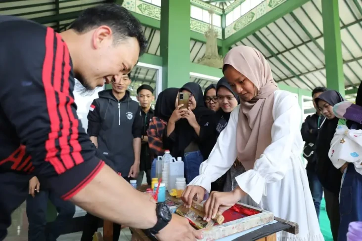 Tingkatkan Skill, Ganjar...