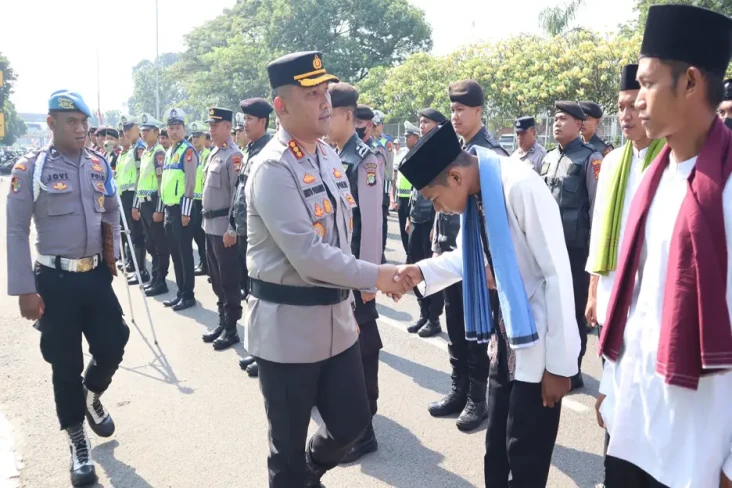 Bantu Masyarakat, 32...