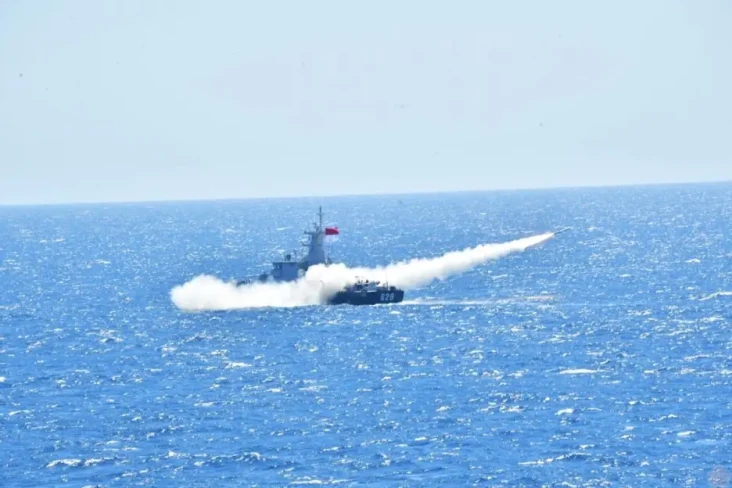 Kerahkan Kapal Perang,...