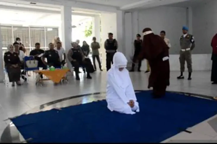 Tertangkap Basah Pesta...