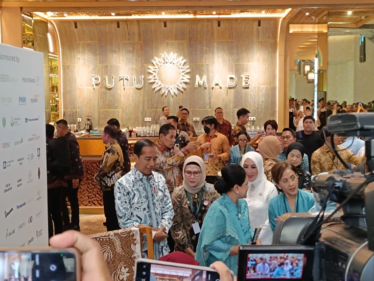 Jokowi Optimistis Industri...