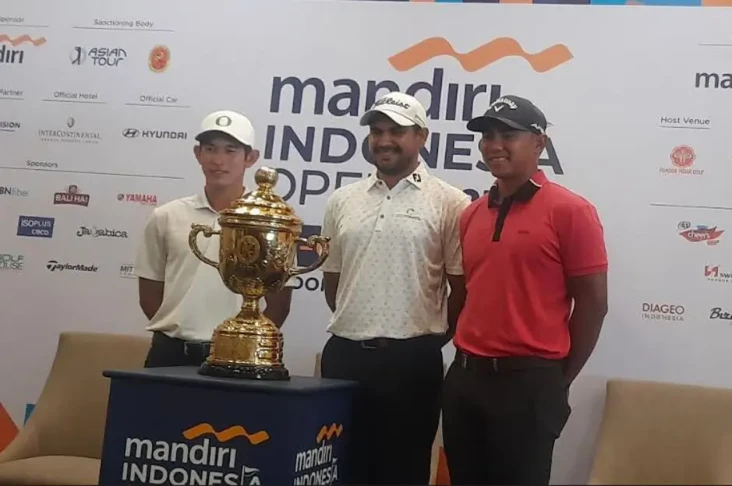 Pegolf Bintang Berburu...