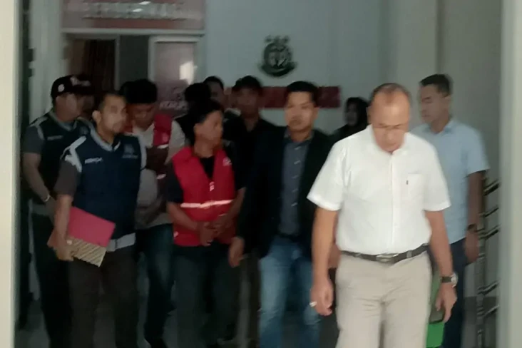 Gasak Uang Negara Rp6...