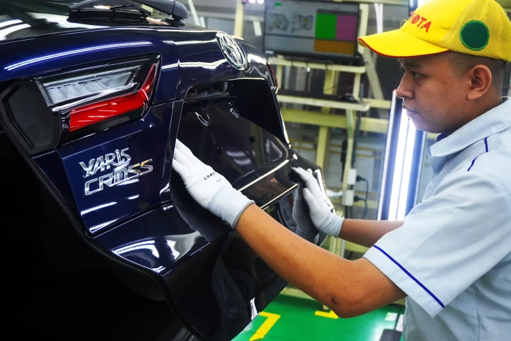 Produksi Innova Zenix...