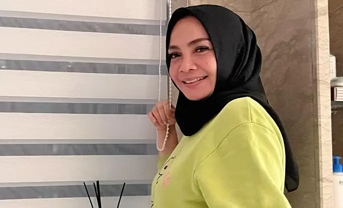 Rieta Amilia Ogah Bahas...