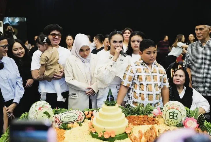 Aurel Hermansyah Ikut...