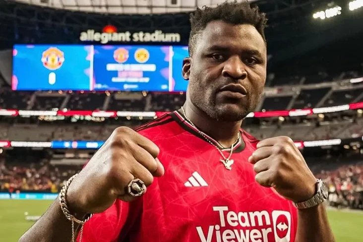 3 Foto Francis Ngannou...