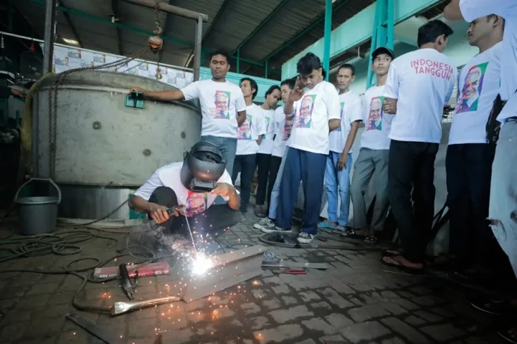 Ganjar Creasi Gelar...