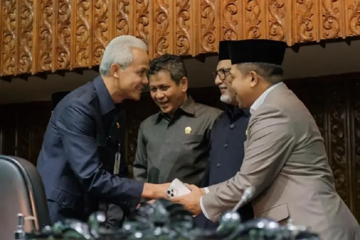Kenang Hubungan dengan...