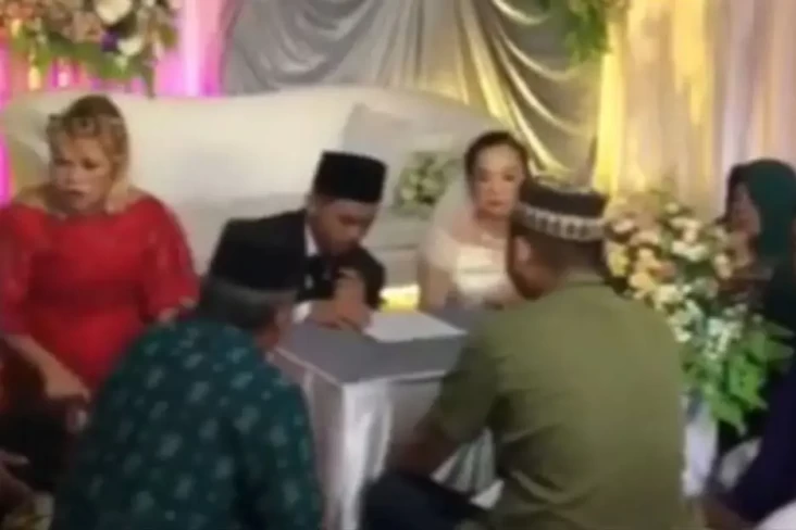 Baru Saja Sunat, Remaja...