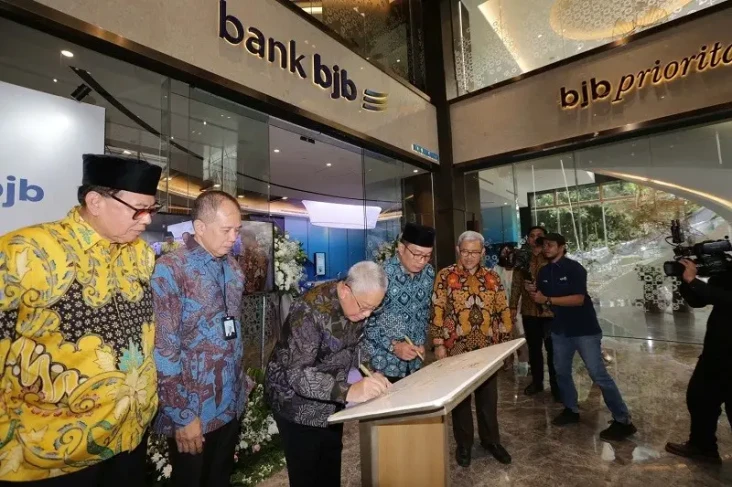 Tingkatkan Kinerja Bisnis,...