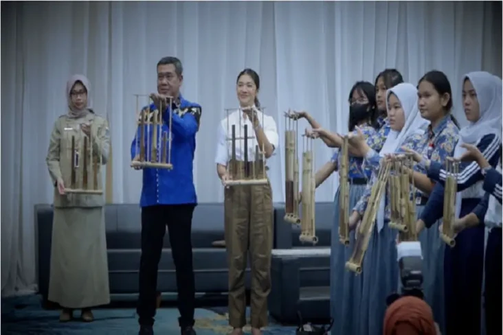Besok, Indonesia akan...