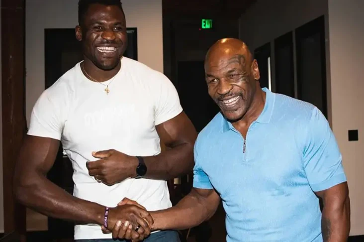 Francis Ngannou Mau...