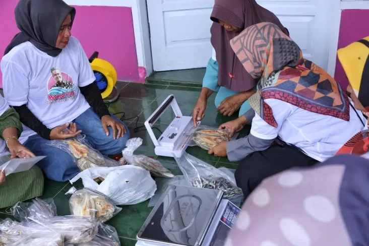 Bantu Warga, Wanita...