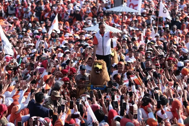 Di Hadapan Ribuan Simpatisan...
