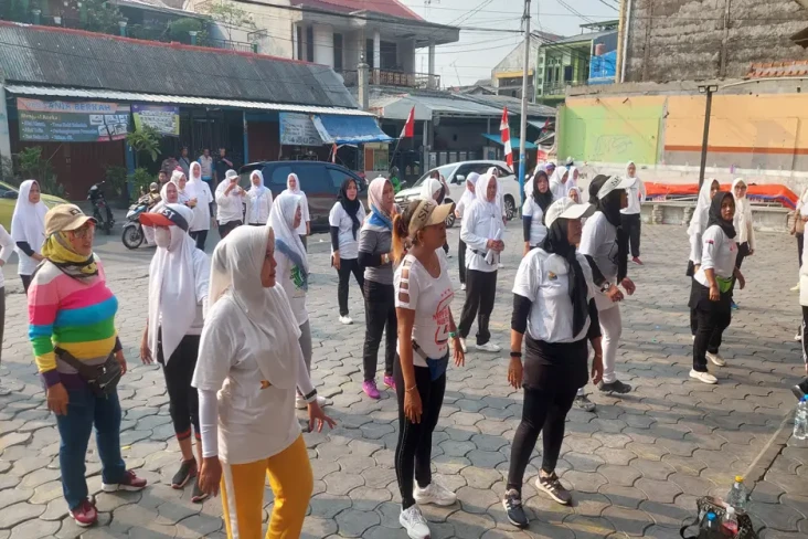 Antusiasme Ibu-ibu Ikuti...