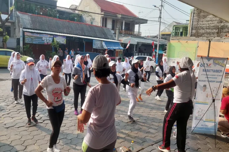 Ikut Senam Sehat dan...