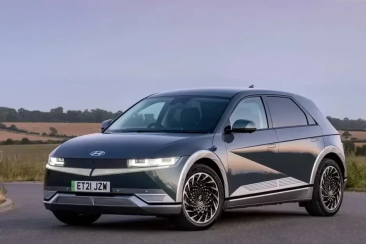 Mobil Listrik Ioniq...