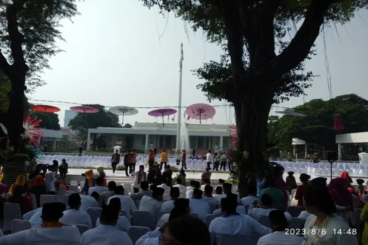 Istana Berkebaya Dimeriahkan...