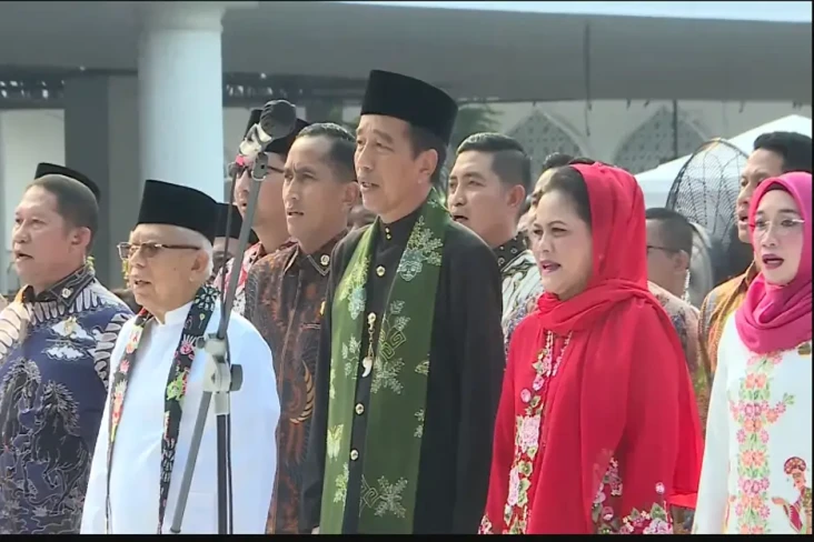 Hadiri Istana Berkebaya,...