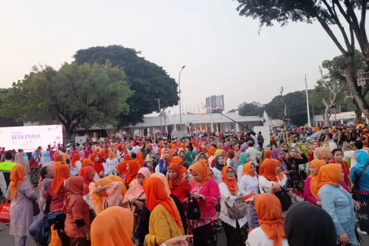 Ribuan Peserta Hadiri...