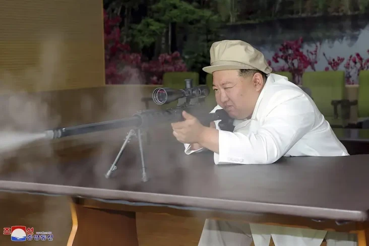Kim Jong-un Inspeksi...
