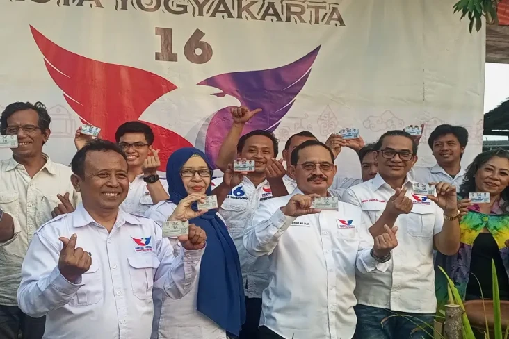 Partai Perindo DIY Bagikan...