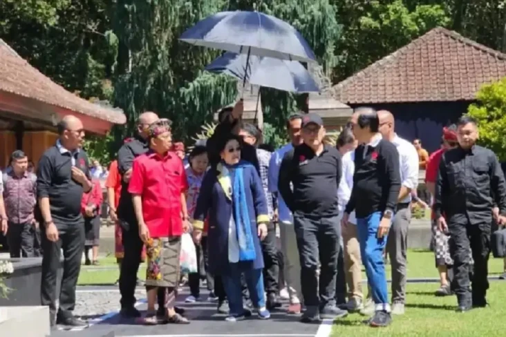 Megawati Ancam Pecat...
