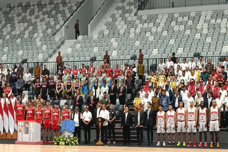Presiden Jokowi Resmikan...