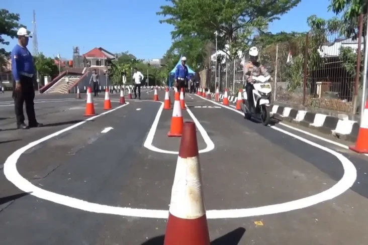 Selamat Tinggal Jalur...