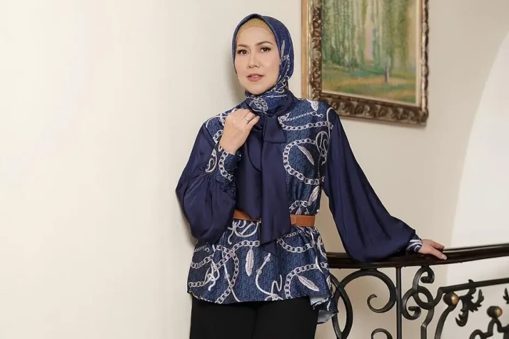 Venna Melinda Resmi...