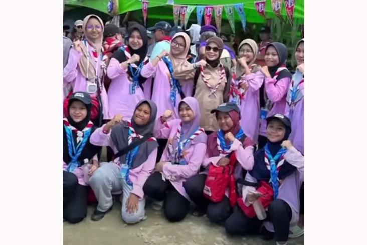 Momen Atikoh Ganjar...