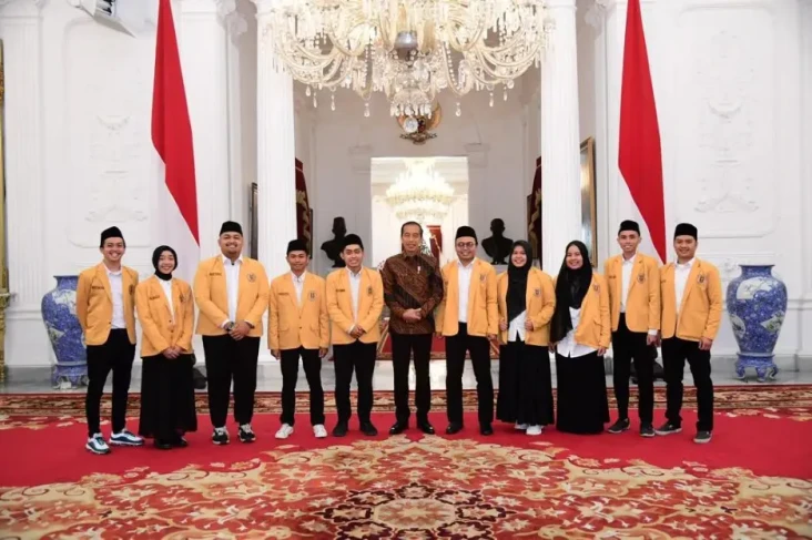 Presiden Jokowi Terima...