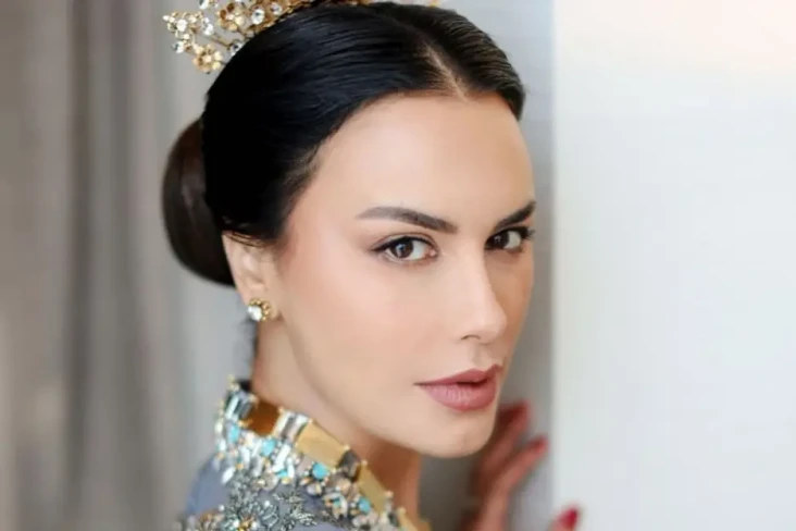 Sophia Latjuba Ultah...