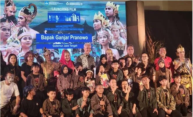 Kemendikbudristek Luncurkan...