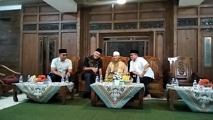 Kunjungi Pondok Pesantren...