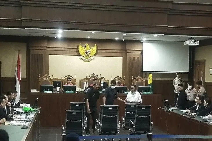Lukas Enembe Habiskan...