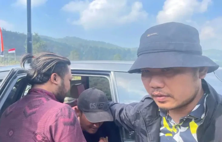 Kalah Rebutan Janda,...