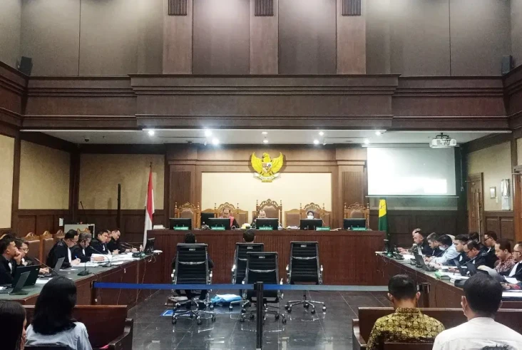 Sidang Johnny G Plate...