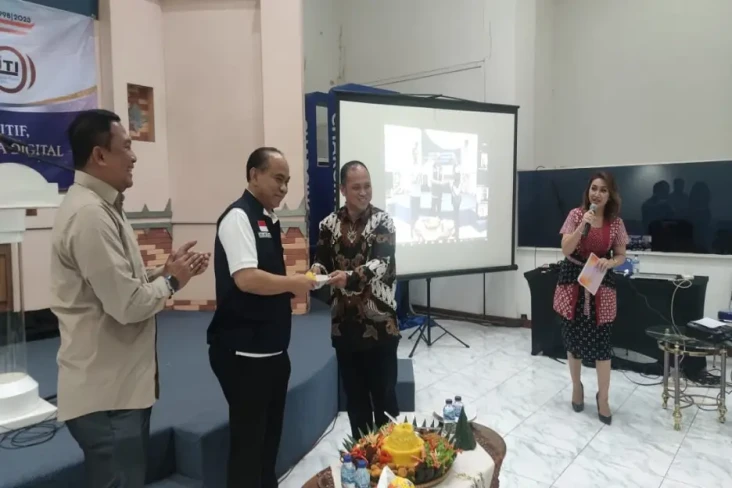 Hadiri Tasyakuran 25...