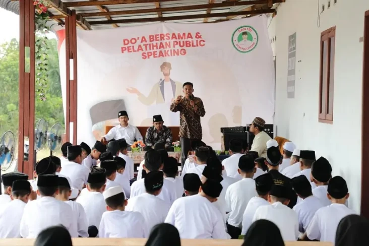 Kembangkan Soft Skill,...