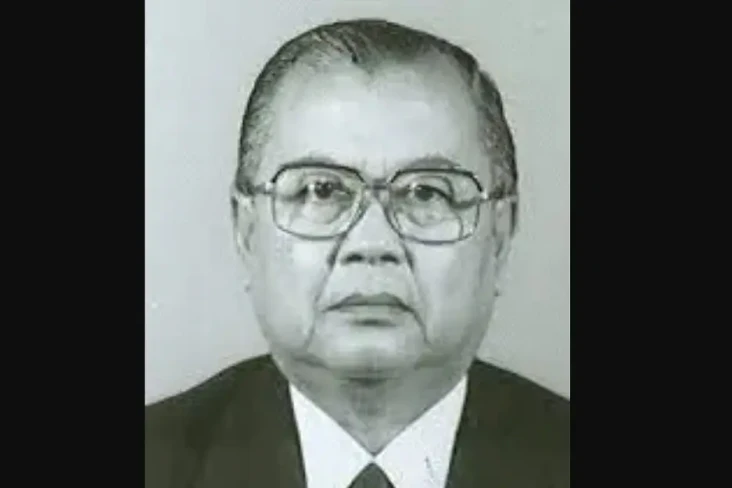 Profil Koesnadi Hardjasoemantri,...
