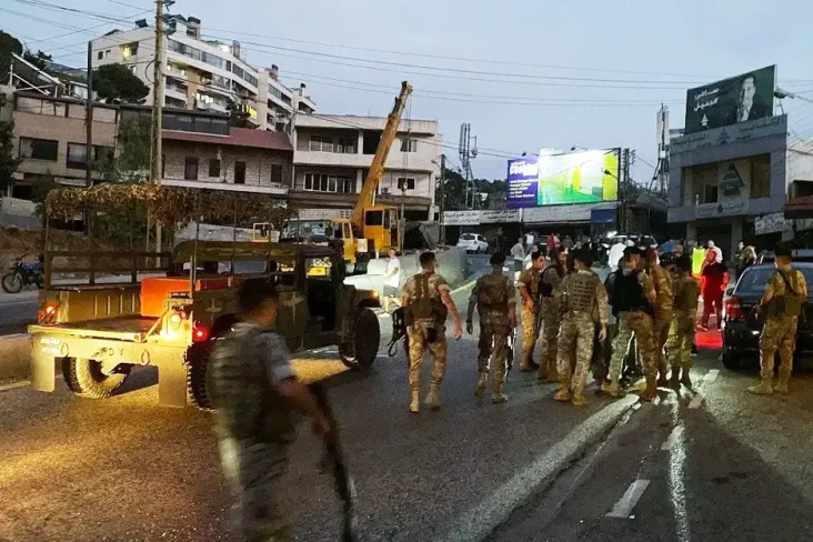 Bentrokan Bersenjata...