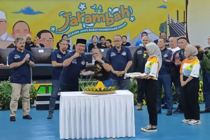 Buka Kejuaraan Tarung...