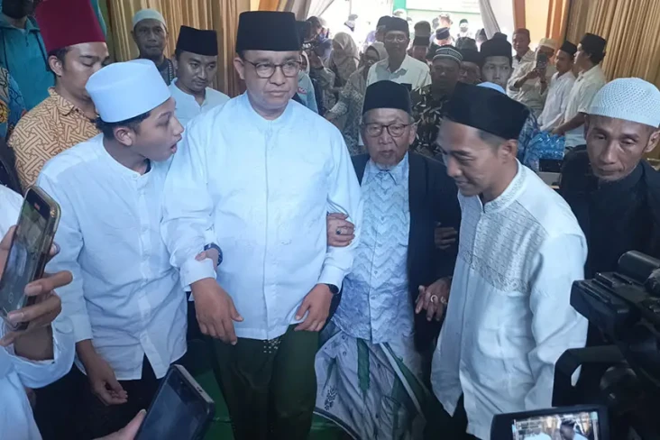 Ratusan Kiai NU Jatim...